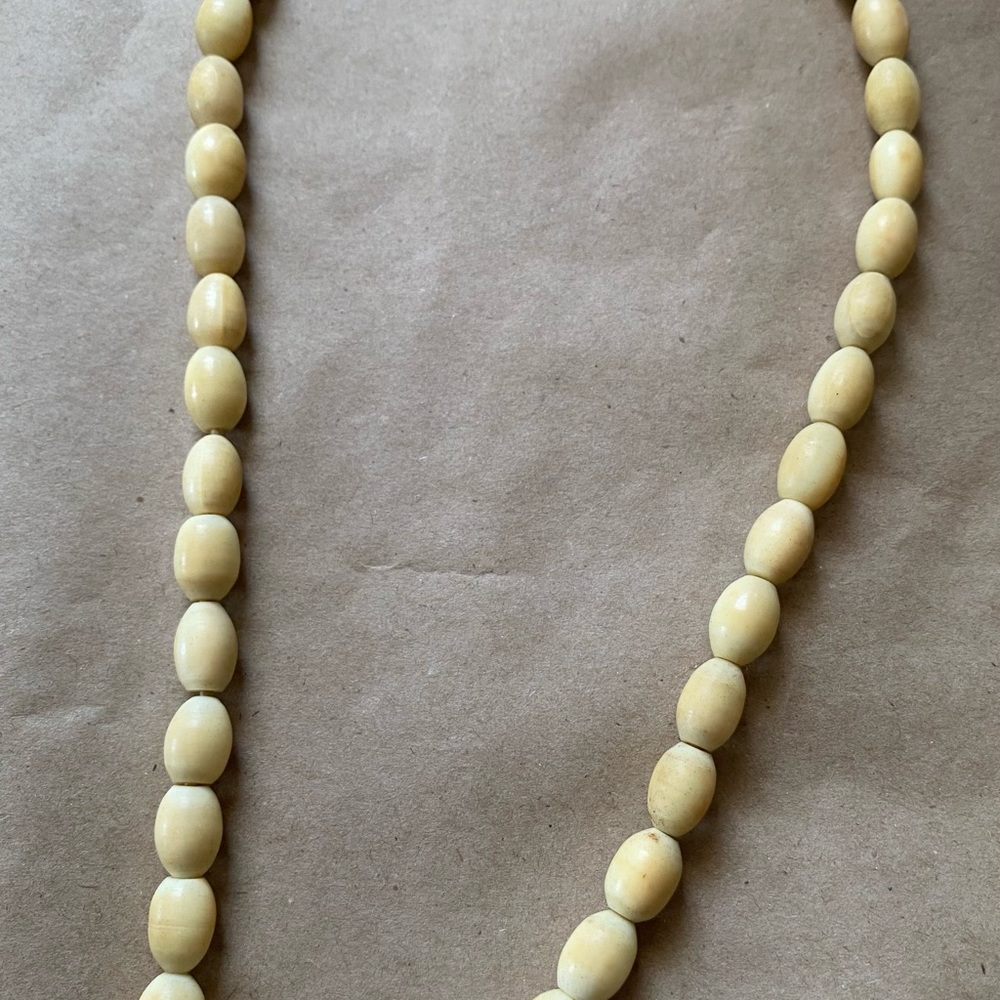 VINTAGE ALASKAN IVORY NECKLACE